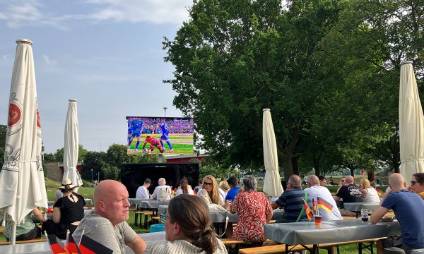 Biergarten Mühlenweide am Rhein